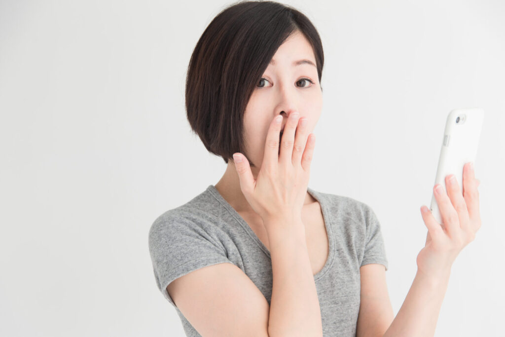 変化に驚く女性